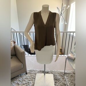 Vince Camuto Olive Green Sleeveless V-Neck Blouse – 100% Polyester